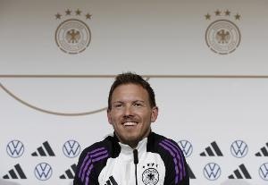 孔帕尼助拜仁提前夺冠，纳帅力挺德国国脚世界杯可期