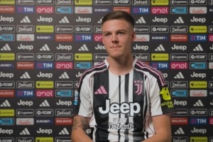 霍尔姆伤情报告：右大腿超负荷，非肌肉拉伤