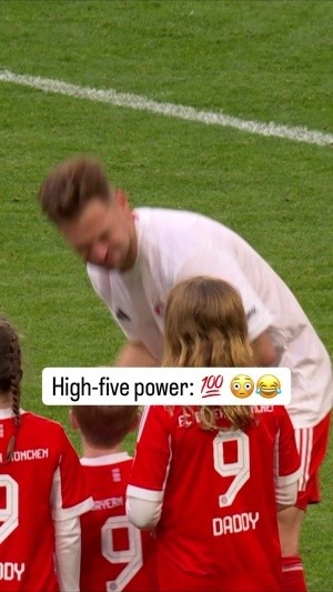 劲老大了围观基米希与凯恩孩子们击掌，基米希被‘反打’龇牙咧嘴