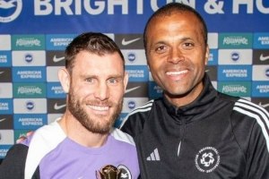 英超纪录保持者获PFA颁奖，40岁米尔纳获纪念奖杯