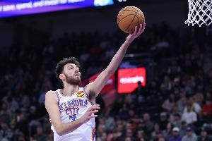 奥拉朱旺奖归属文班亚马 霍姆格伦仅次全票得主