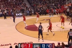 米切尔火力全开，强投三分锁定胜局，猛龙进攻遇阻