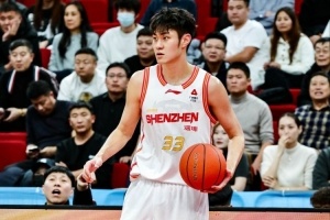 王浩然首节全面表现：三分线外稳定输出