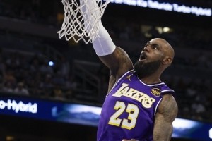 勒布朗G1告捷 他率湖人领先火箭