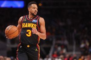 麦科勒姆半场贡献17分，老鹰暂落尼克斯