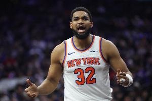 尼克斯唐斯半场低迷：6投1中仅得6分且失误4次