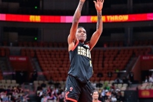 特奎维恩·史密斯半场12罚10中 绝杀山东，深圳小外援火力全开