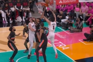 阿夫迪亚强势开局：强突上篮得手后撤步中投 已累计拿下7分