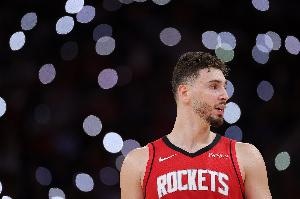 火箭季后赛首尝败绩：表现疲软，需提升战术执行