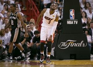 查尔莫斯评哈登韦德：韦德防守占优