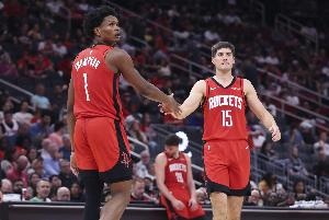 火箭提速呼声起 阿门：与谢泼德快攻更胜一筹