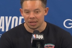 米奇：文班亚马季后赛状态火热 球队竞争力惊人