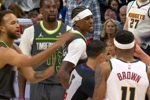 麦克丹尼尔斯恶意犯规约基奇2米外被T