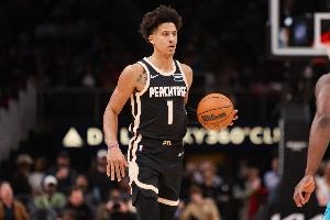 杰伦·约翰逊半场发挥稳健：8投3中敲定10分