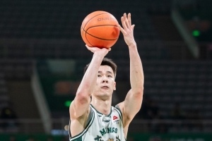 郭昊文表现低迷，同曦不敌新疆