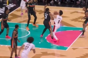 阿夫迪亚暴力突袭凯尔登 后仰进球制造2+1