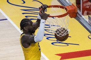 艾顿闪耀！19分11板高效助湖人首胜