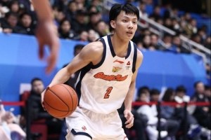 徐杰肠胃不适半场缺阵2分23秒 数据惨淡正负值-9