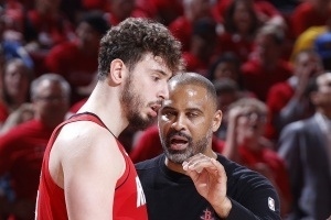 乌度卡：申京需提升耐心 分球效率待提升