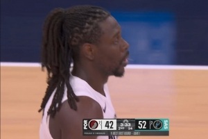 朱霍勒迪精准传球 激活罗威空接暴扣