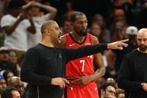 乌度卡：杜兰特训练膝部受伤 希望短暂休战