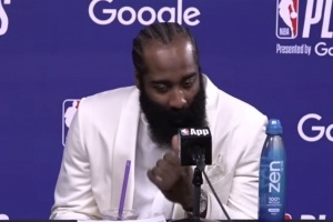 哈登访谈：米切尔火力全开，哈登失误成焦点