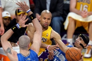 费舍尔：常规赛低迷却成季后赛冠军关键