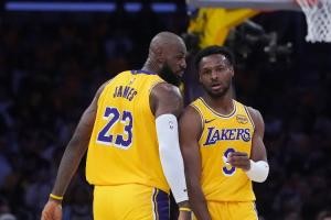 勒布朗点评火箭第二节反扑，称第三节湖人表现稳健