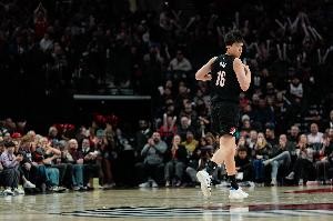 季后赛初登场：杨瀚森无数据亮相