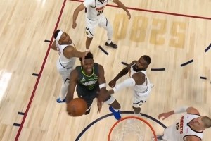 力挽狂澜！爱德华兹冲破围攻挺进得分