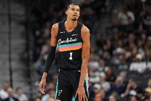 文班季后赛首秀惊艳 开拓者若提升三分仍可抗衡