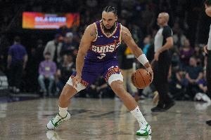 狄龙投篮失误严重 带走18分7篮板代价巨大