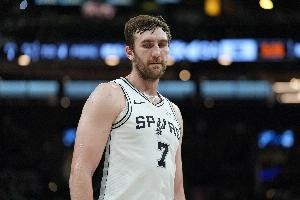 科内特：马刺的强势表现源于能量感、节奏和凝聚力