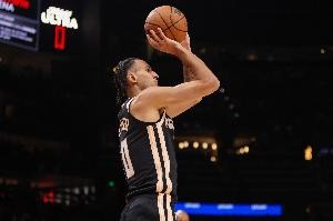 里萨谢首节仅2分钟未球进 老鹰负尼克斯