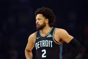 季后赛首败：活塞主场不敌魔术 媒体人看淡其前景