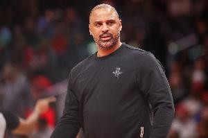 雷迪克轻松碾压乌度卡 火箭进攻端全面溃败