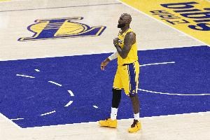 詹姆斯庆幸KD缺阵，篮球之神助肯纳德力挽狂澜