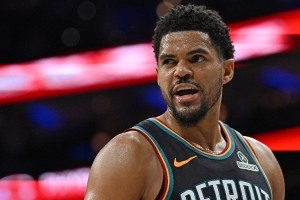 里弗斯盛赞哈里斯：费城生涯艰辛现成领袖 活塞需他