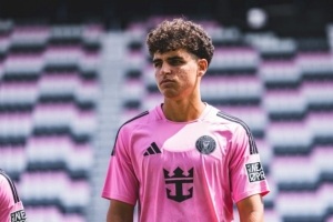 迈阿密国际官方：17岁后卫苏马拉获临时升队资格