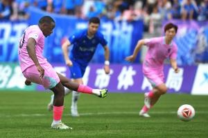 无锡吴钩面对大连鲲城遭遇连败，穆谢奎双响难阻失利