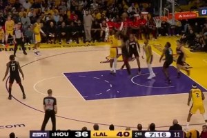 斯玛特闪击谢泼德 脑后传球助攻艾顿暴扣