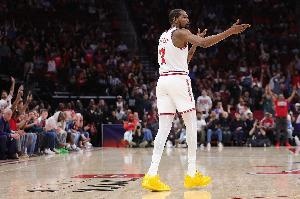 湖人将净胜20分 批评火箭缺杜进攻混乱