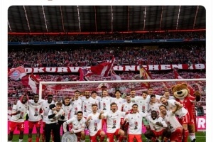 凯恩替补破门！拜仁庆祝卫冕CAA社媒发全队合影：冠军！