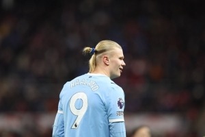 哈兰德并非总能触球，但左脚接球即破门