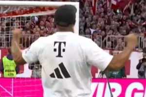 孔帕尼赛后挥拳庆祝，拜仁球迷热情互动锁定德甲冠军