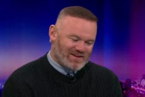 鲁尼期盼枪手问鼎英超，球迷应给予支持而非嘘声