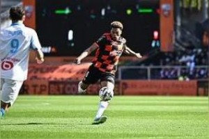 法甲-卡塞里斯破门班巴·迪昂建功 洛里昂2-0马赛