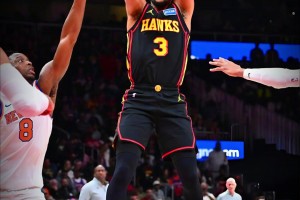 硬核🏀 老鹰多次袭裆，尼克斯捂着要害拿下首胜！ ...