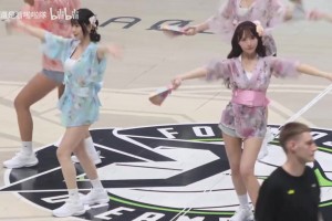 😀经典服装！三上悠亚此前和台湾省啦啦队美女一起应援！