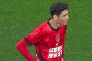 6胜1平领跑！蓉城2-1逆转玉昆豪取4连胜 费利佩制胜玉昆近4轮3负